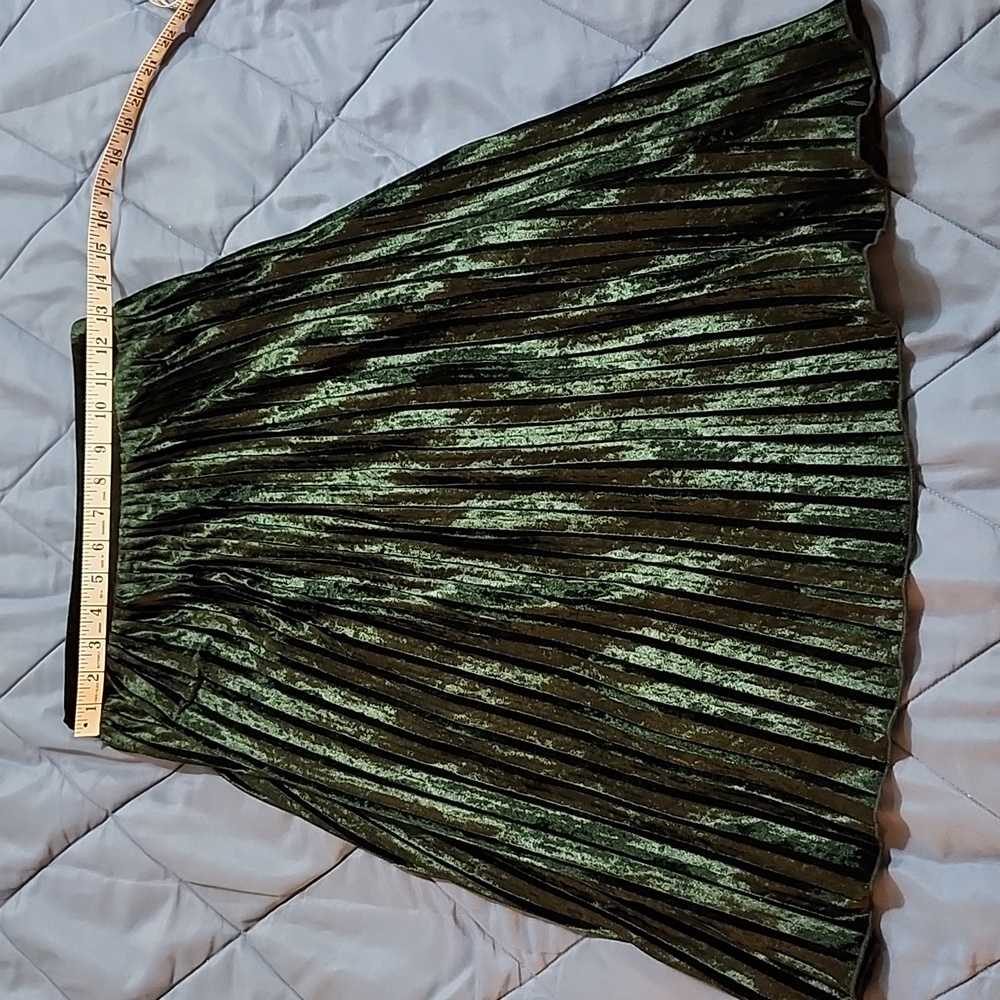 NWT Zara pleated velvet skirt Medium - Picture 10 of 13